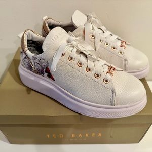 New Women’s Ted Baker White Printed Platform Sole Trainer Sneakers Sz 38UK 8US